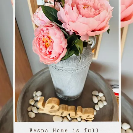 Location & Style Vespa In The Heart Of Apartman